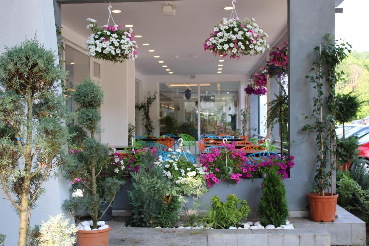 Hotel Spring