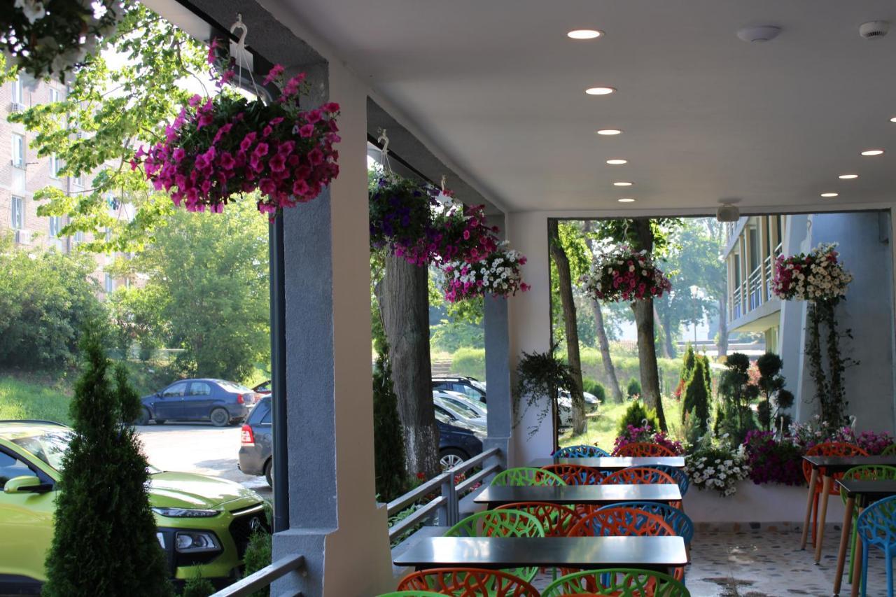 Hotel Spring